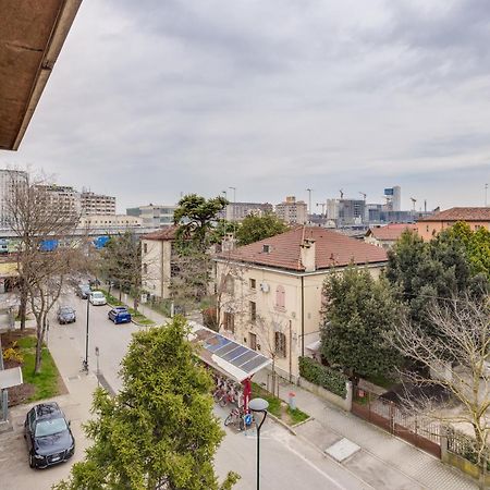 Rooms Vidar Train Station Venesia Bagian luar foto